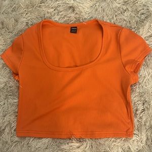 (Women) Orange crop.